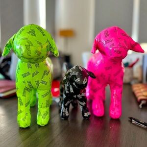 Limited Edition VICTORIA'S SECRET PINK Stuffed Vinyl Puppy‎ Dog Bundle